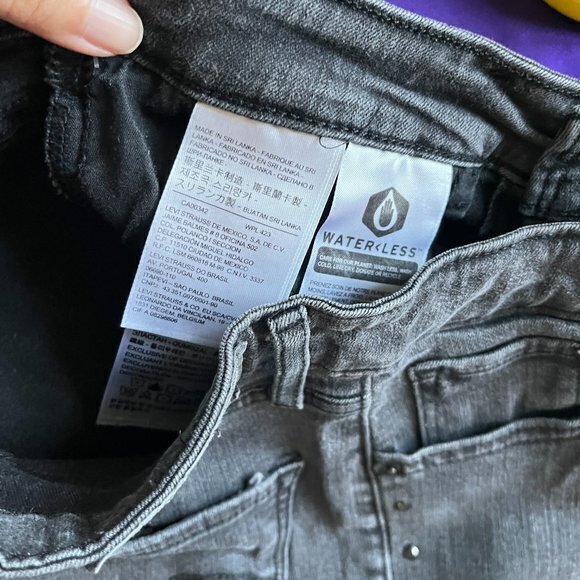 Levi's 721 10" High-Rise Skinny Jeans Dark Gray Wash Grey Raw Hem Jeans Size 29 - Picture 7 of 9